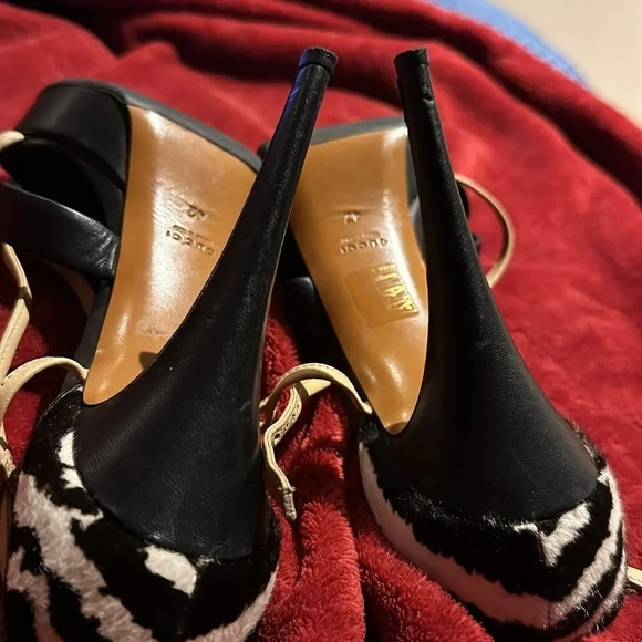 Gucci Pony hair printed stilettos  heels sandals Sz 10 - Picture 15 of 17